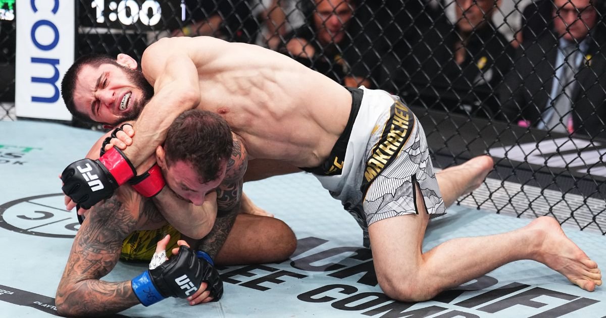 Islam Makhachev submits Renato Moicano