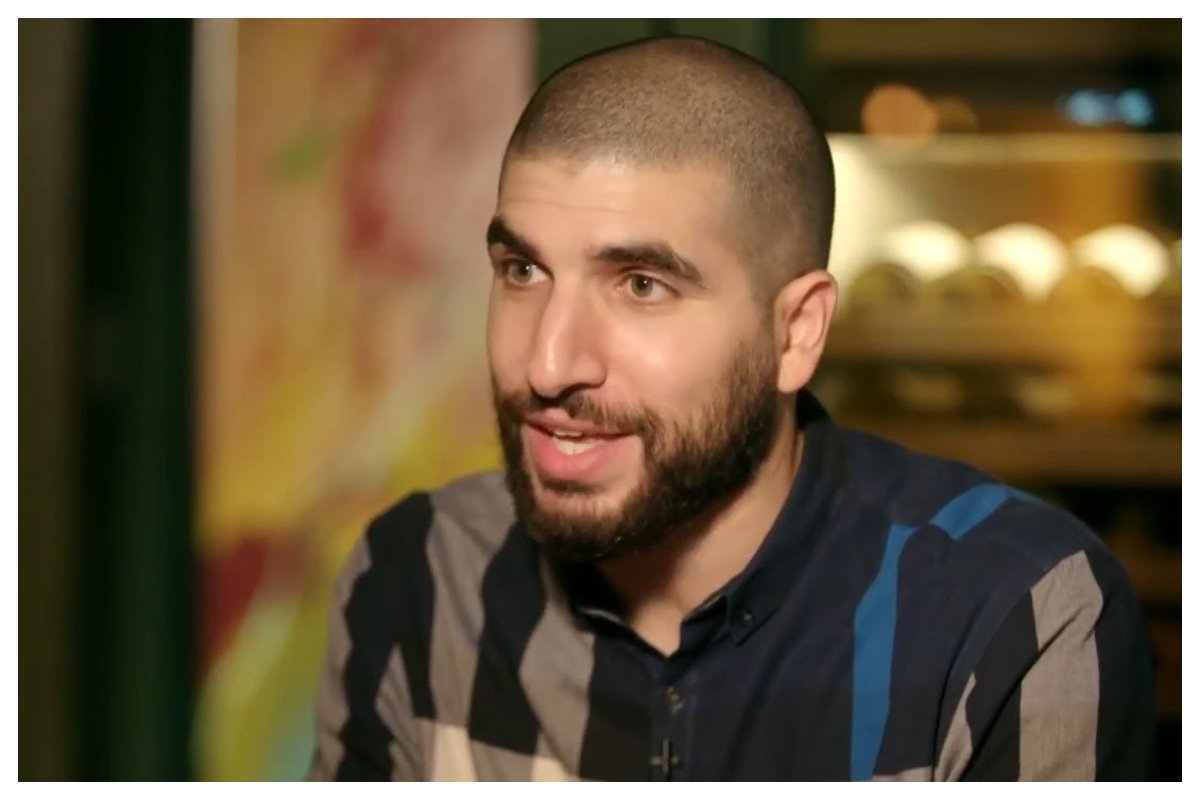 Ariel Helwani Gets Confronted By Pro-Palestinian Crowd Targeting His Views About Israel